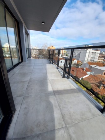 VENTA 4 AMBIENTES CON BALCON TERRAZA