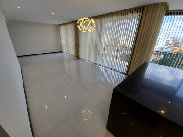 VENTA 4 AMBIENTES CON BALCON TERRAZA